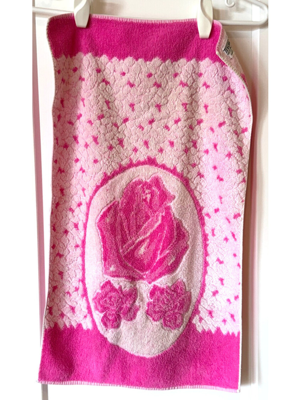 Vtg Texcraft Hand Towel Pink White Floral Sculpted Cottage Romantic Rose